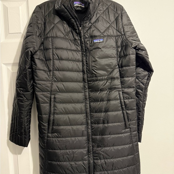 Like New Patagonia Women’s Black Insulated Parka